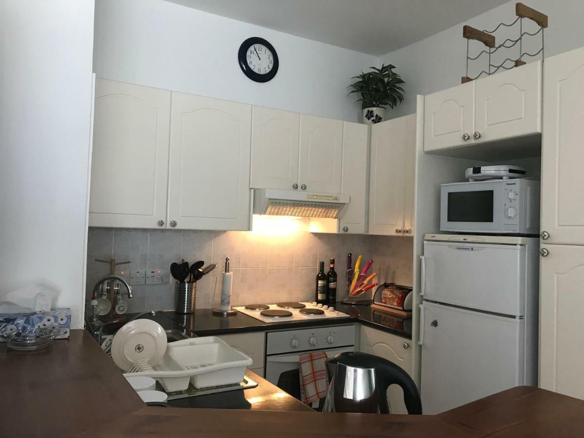 Kings Palace - Fabulous Pool-Side 2 Bed Apartment パ フォス エクステリア 写真